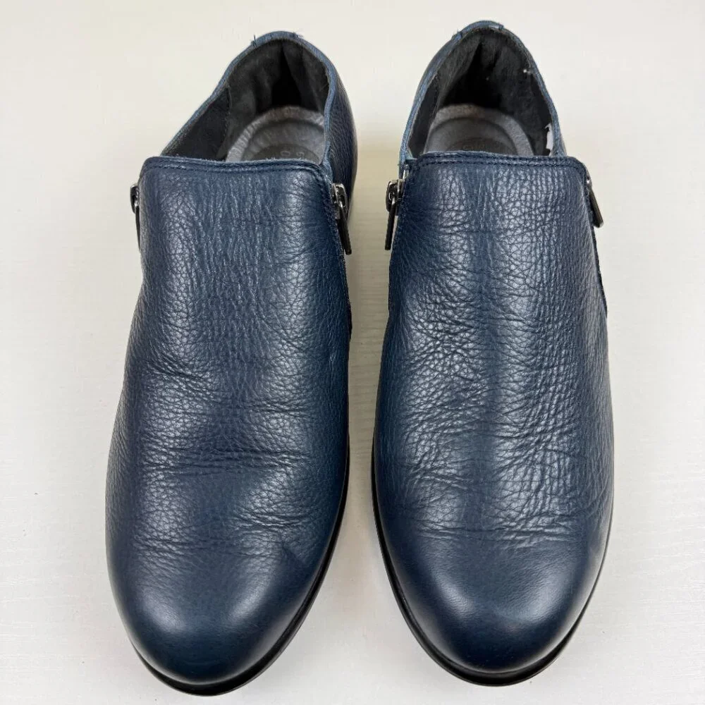 EUC Naot Autan Navy Leather Slip On Loafers